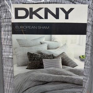 NWT DKNY European sham city pleat  gray 26” x 26” polyester/cotton